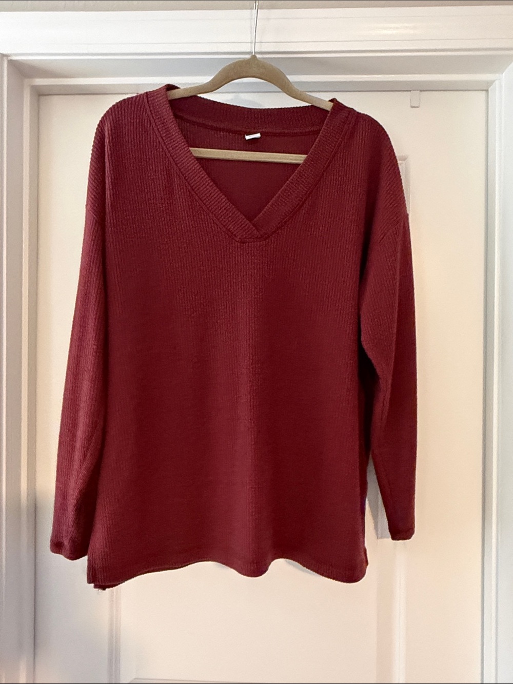 Old Navy Women's V-Neck Sweater - Burgundy